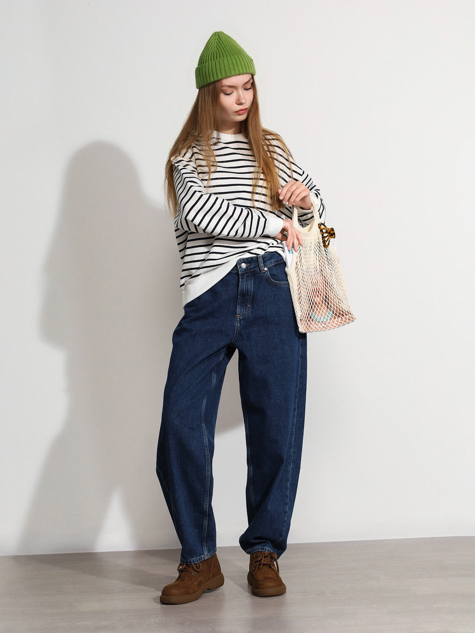 Джинсы-бананы синего цвета из хлопка